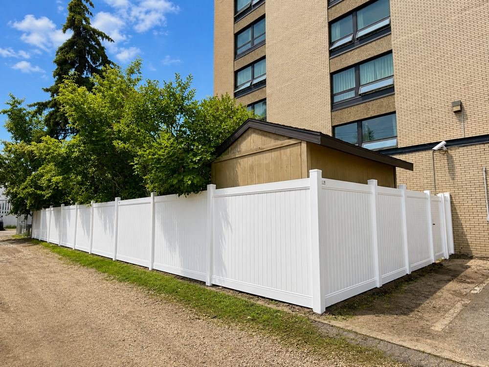 Laneway fence run